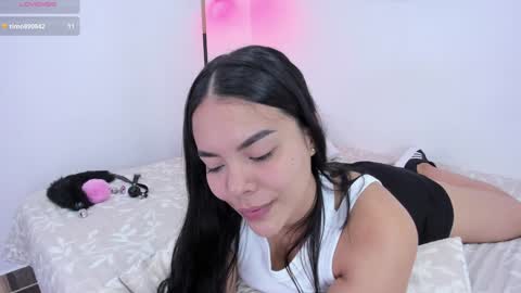 Cris  online show from December 7, 1:40 pm