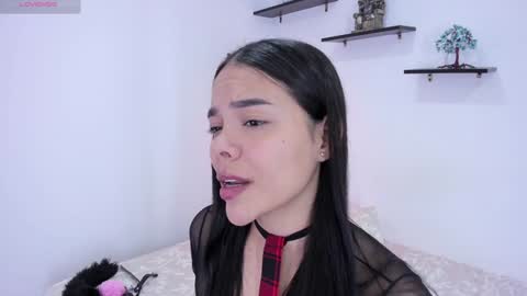 Cris  online show from December 8, 1:58 pm