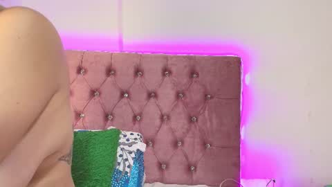 valery_adams13 online show from July 10, 10:40 am