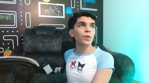 Snapshot of valery_hil chatting on January 9, 7:50 pm Thomy online show from January 9, 7:50 pm