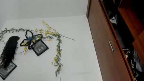 valery_honey_ online show from July 25, 6:16 pm
