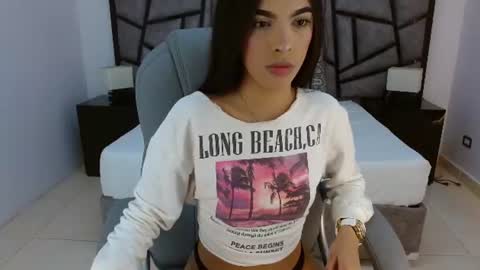 Snapshot of valery_restrepo chatting on July 8, 8:46 pm valery_restrepo online show from July 8, 8:46 pm