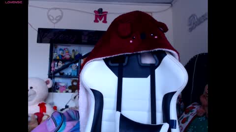 B V Naughty online show from November 11, 6:41 pm