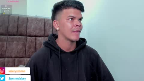 Snapshot of valerystonne_ chatting on February 8, 8:32 pm Valery Stonne online show from February 8, 8:32 pm