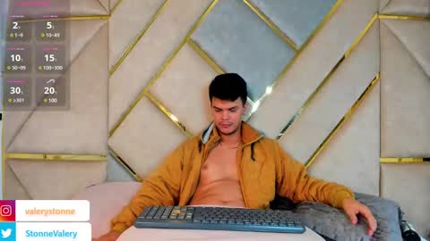 Snapshot of valerystonne_ chatting on March 9, 12:00 am Valery Stonne online show from March 9, 12:00 am