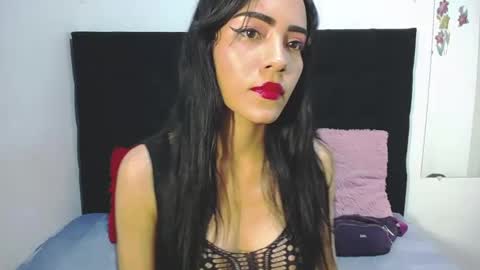 Snapshot of valerythompsonper chatting on March 16, 3:12 am valery online show from March 16, 3:12 am