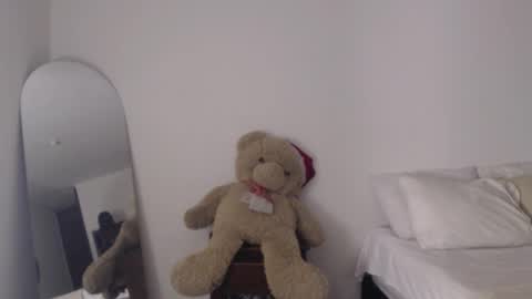 Snapshot of valientegirl_ chatting on March 5, 12:39 am VALIENTE online show from March 5, 12:39 am