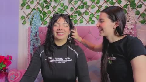 Valkiria and Dione online show from April 22, 1:23 pm