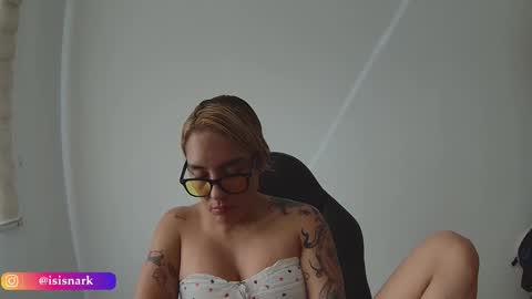 Snapshot of valkyriarose chatting on January 19, 3:49 pm Isis online show from January 19, 3:49 pm