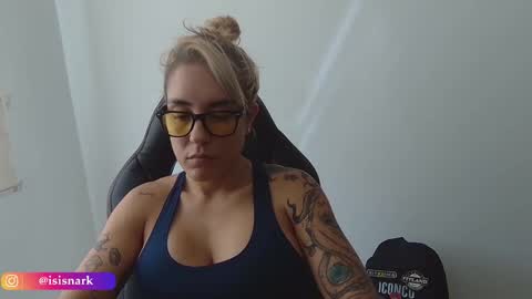 Snapshot of valkyriarose chatting on February 12, 3:07 pm Isis online show from February 12, 3:07 pm