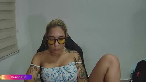 Snapshot of valkyriarose chatting on February 13, 3:13 am Isis online show from February 13, 3:13 am