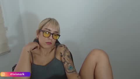 Snapshot of valkyriarose chatting on February 15, 10:28 pm Isis online show from February 15, 10:28 pm