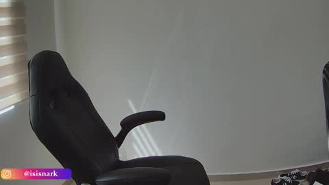 Snapshot of valkyriarose chatting on February 17, 3:29 pm Isis online show from February 17, 3:29 pm