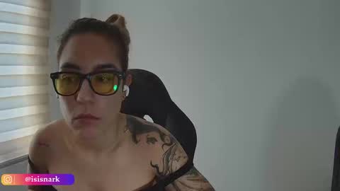 Snapshot of valkyriarose chatting on March 14, 1:49 pm Isis online show from March 14, 1:49 pm