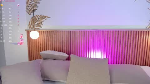 valleriie_ online show from February 15, 2:47 pm