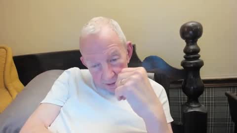 Snapshot of valleylaker chatting on December 7, 8:22 am valleylaker online show from December 7, 8:22 am