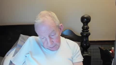 Snapshot of valleylaker chatting on February 5, 10:51 am valleylaker online show from February 5, 10:51 am