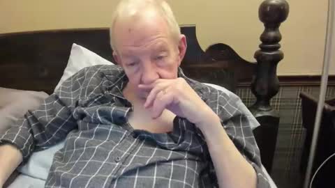 Snapshot of valleylaker chatting on February 12, 9:26 am valleylaker online show from February 12, 9:26 am