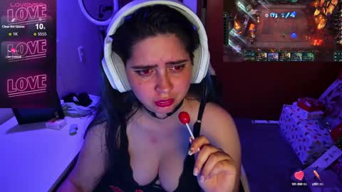Snapshot of vallolet1_ chatting on December 9, 2:56 am Im Violet online show from December 9, 2:56 am