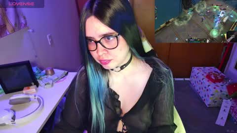Snapshot of vallolet1_ chatting on December 21, 11:56 pm Im Violet online show from December 21, 11:56 pm