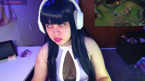 Snapshot of vallolet1_ chatting on January 8, 10:06 pm Im Violet online show from January 8, 10:06 pm
