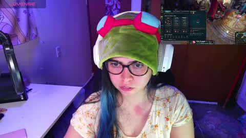 Snapshot of vallolet1_ chatting on January 23, 5:24 am Im Violet online show from January 23, 5:24 am