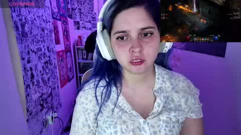 Snapshot of vallolet1_ chatting on September 15, 1:05 am Im Violet online show from September 15, 1:05 am