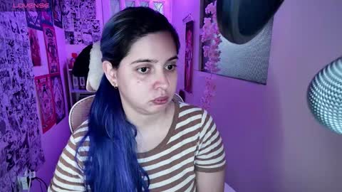 Snapshot of vallolet1_ chatting on September 26, 2:04 am Im Violet online show from September 26, 2:04 am