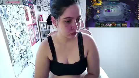 Snapshot of vallolet1_ chatting on October 26, 8:15 pm Im Violet online show from October 26, 8:15 pm