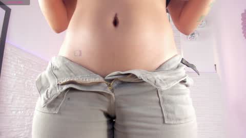 Snapshot of valloletsamar chatting on December 28, 12:13 pm Vallolet Peach  online show from December 28, 12:13 pm