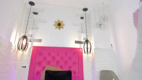 Snapshot of valloletsamar chatting on January 4, 11:11 am Vallolet Peach  online show from January 4, 11:11 am