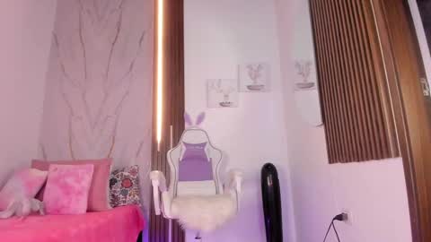 Snapshot of valloletsamar chatting on September 25, 11:03 am Vallolet Peach  online show from September 25, 11:03 am