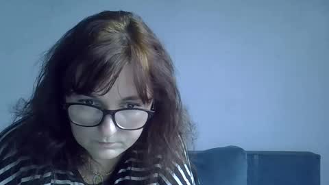 Snapshot of vally_bek1 chatting on November 12, 10:04 am vally_bek1 online show from November 12, 10:04 am