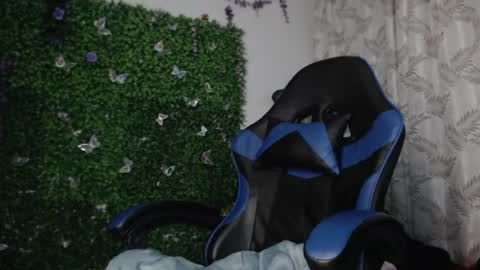 valquiria_sirgun online show from May 11, 4:04 pm