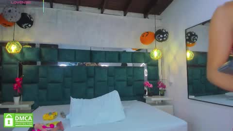 valtira nova online show from November 3, 6:53 pm