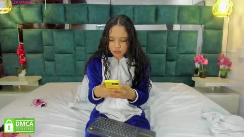 valtira nova online show from November 15, 1:18 pm