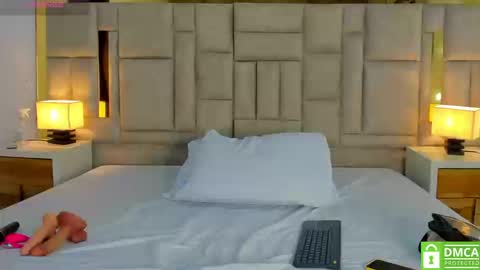 valtira nova online show from March 3, 9:10 pm