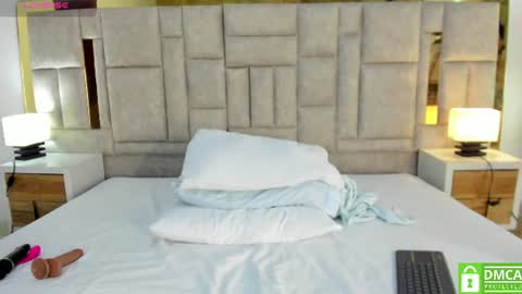 Snapshot of valtira_nova chatting on July 10, 7:49 pm valtira nova online show from July 10, 7:49 pm