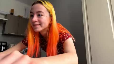 Snapshot of valtopi chatting on February 28, 6:25 am Emily online show from February 28, 6:25 am