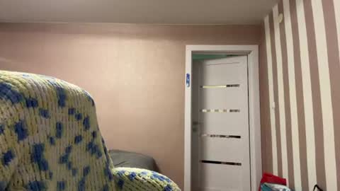 Snapshot of valvet_sky chatting on June 10, 9:03 pm Lily online show from June 10, 9:03 pm