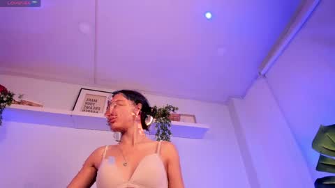 vamp  online show from April 17, 10:13 pm