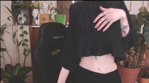 Mollyy Valentine online show from March 31, 8:59 am