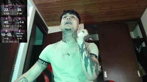 david guzman i model independenthelp me with a thumbs up online show from December 30, 4:53 am