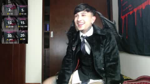 david guzman i model independenthelp me with a thumbs up online show from January 9, 11:45 pm