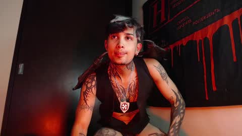 david guzman i model independenthelp me with a thumbs up online show from January 28, 12:36 am