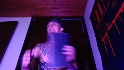 david guzman i model independenthelp me with a thumbs up online show from February 13, 6:09 am