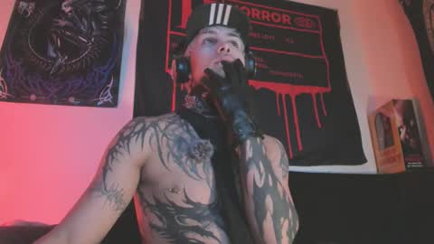 david guzman i model independenthelp me with a thumbs up online show from September 19, 2:57 am