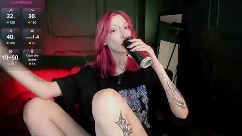 Snapshot of vampray_ chatting on June 11, 10:30 pm Leyla online show from June 11, 10:30 pm