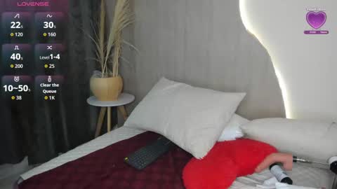 V A N E  online show from September 12, 4:12 am