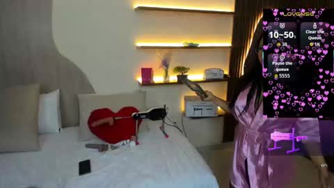 V A N E  online show from September 19, 12:34 am